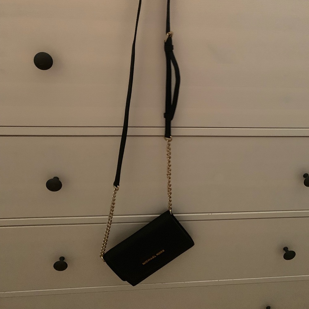 Michael Kors wallet on chain crossbody - Picture 2 of 2